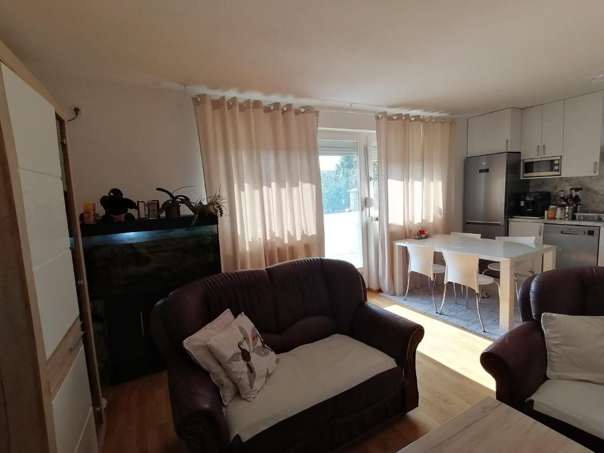 Airport Apartment Surčin Eksteriør billede