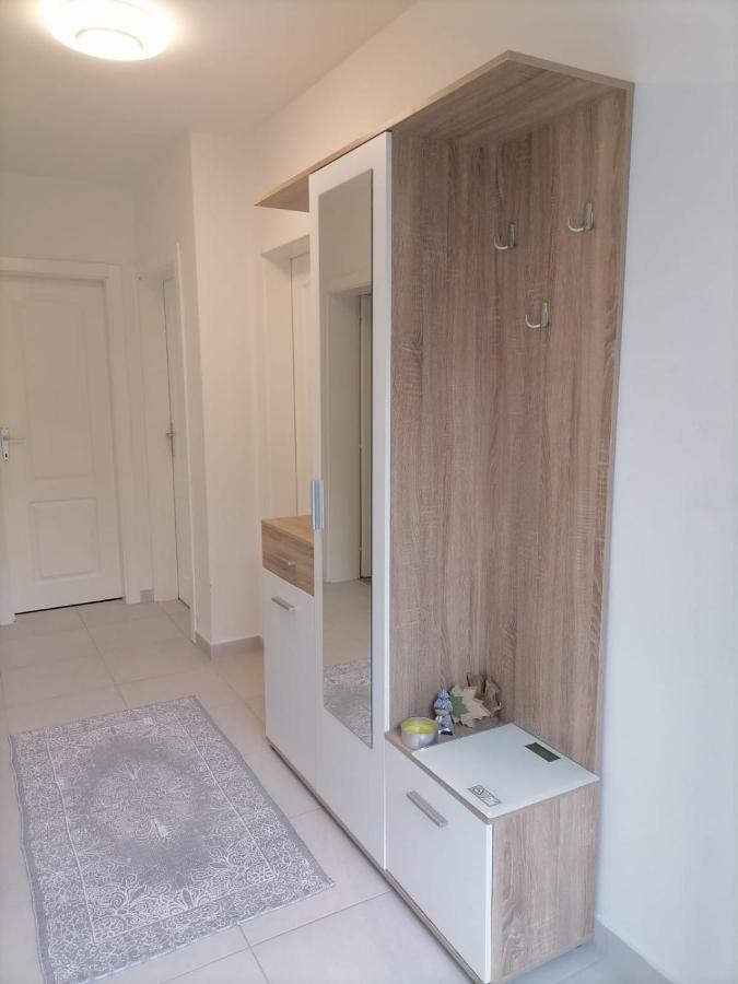 Airport Apartment Surčin Eksteriør billede